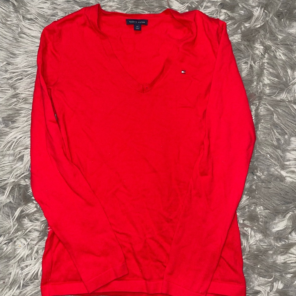 TOMMY HILFIGER red long sleeve vneck